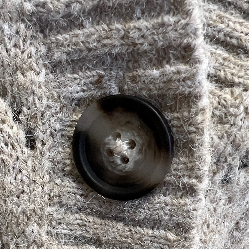 Old Navy Neutral Beige Cable-Knit Sweater Cardigan 4X - Picture 3 of 8
